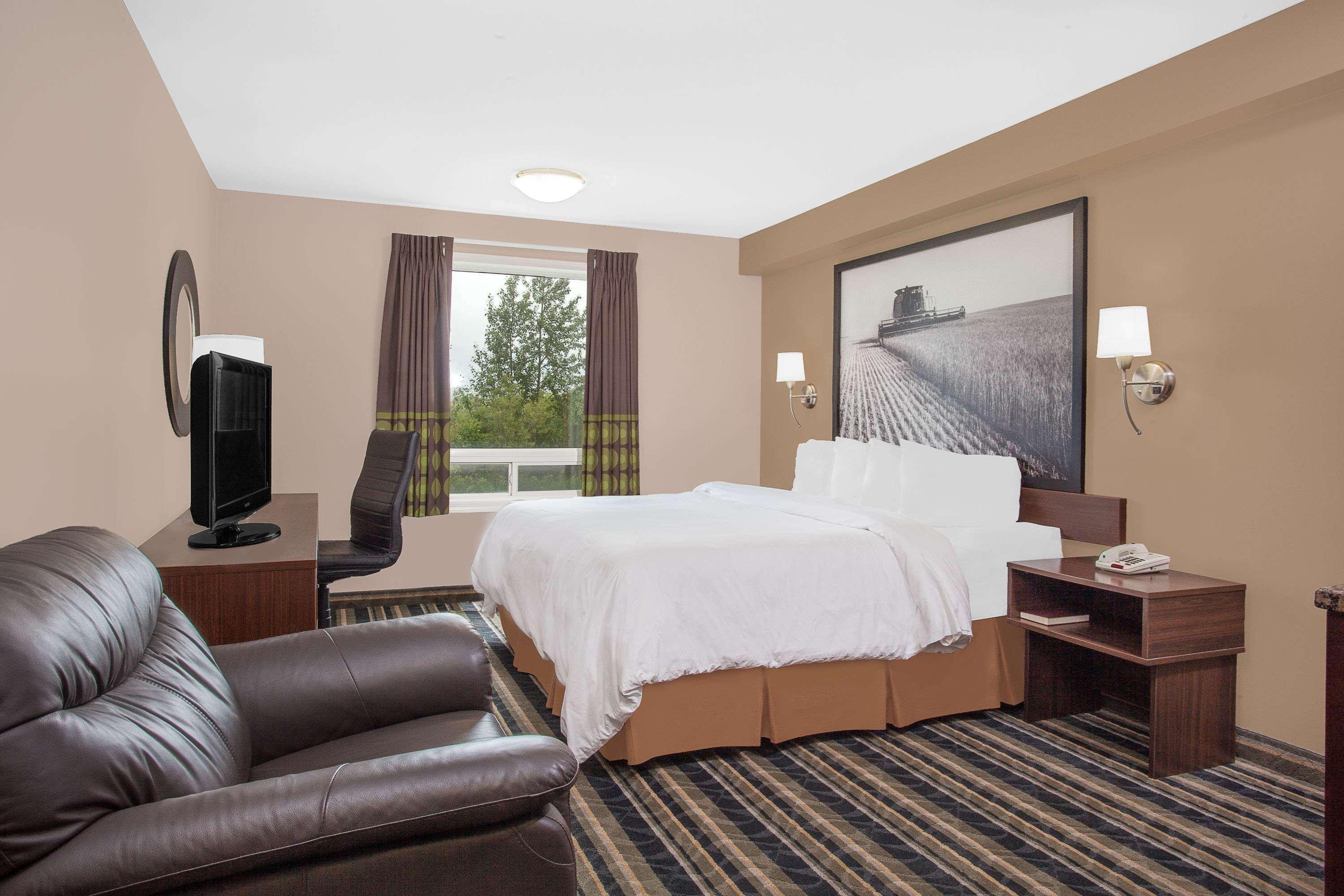 Motel Super 8 By Wyndham Brandon Mb Exterior foto